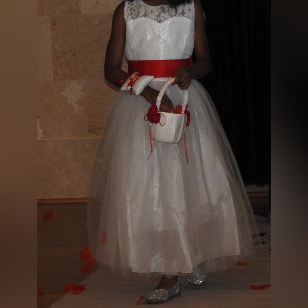 Mini bride dress - Picture 2 of 3